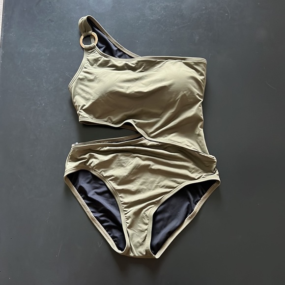 Banana republic factory swimsuit.  Size M. - Picture 3 of 3